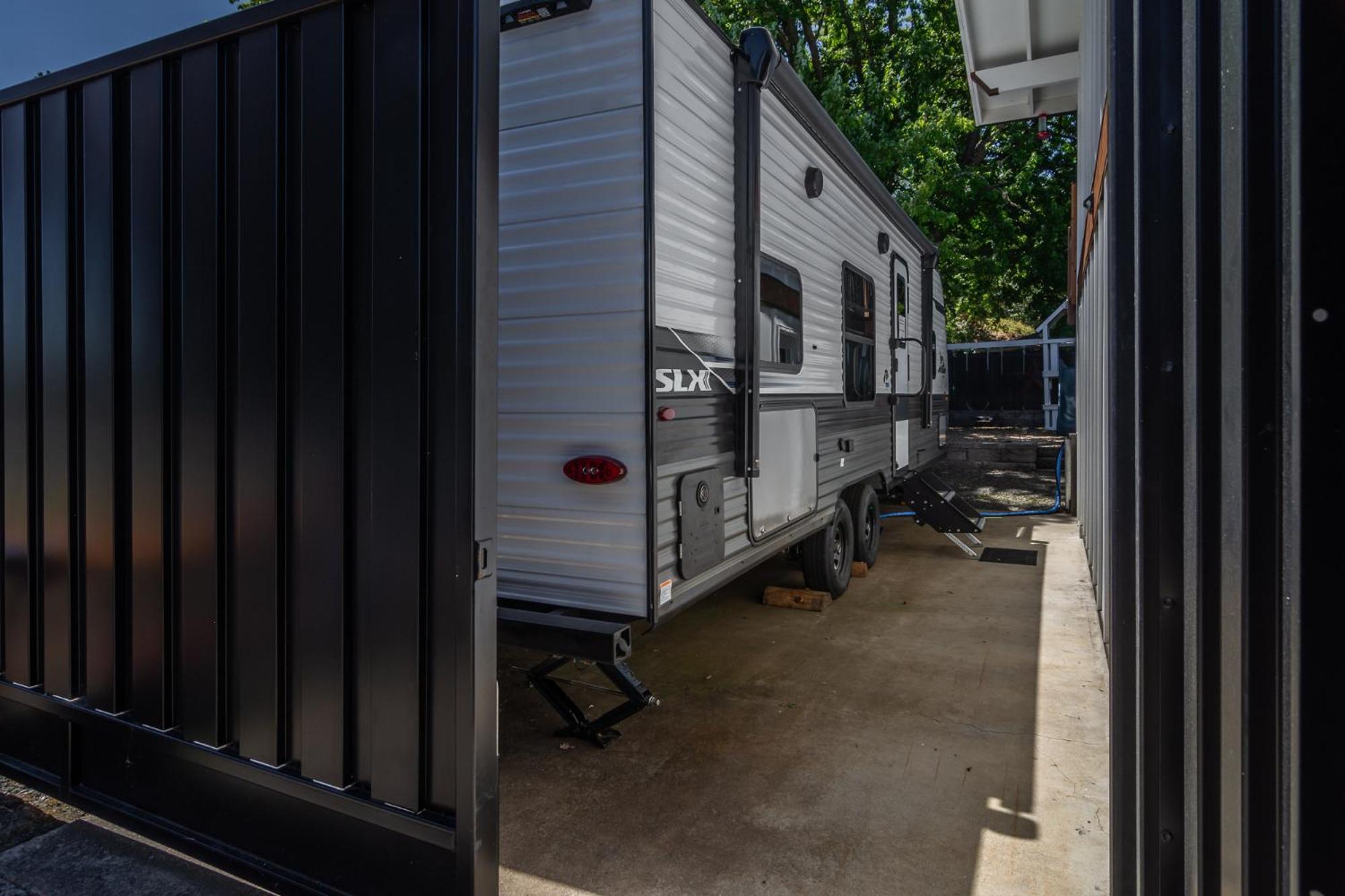 Chic Rv Retreat, Stunning Yard In Roseburg Hotel Exterior photo