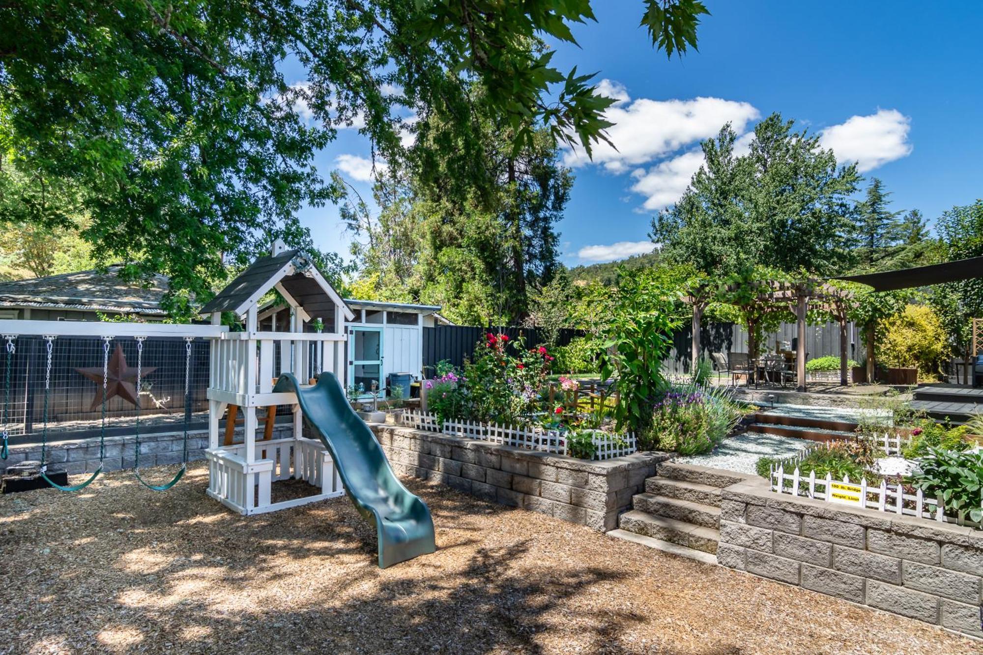 Chic Rv Retreat, Stunning Yard In Roseburg Hotel Exterior photo